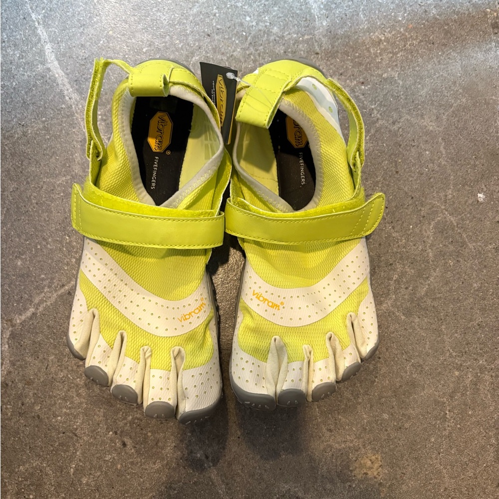 NWT Vibram FiveFingers Lime Green Shoes